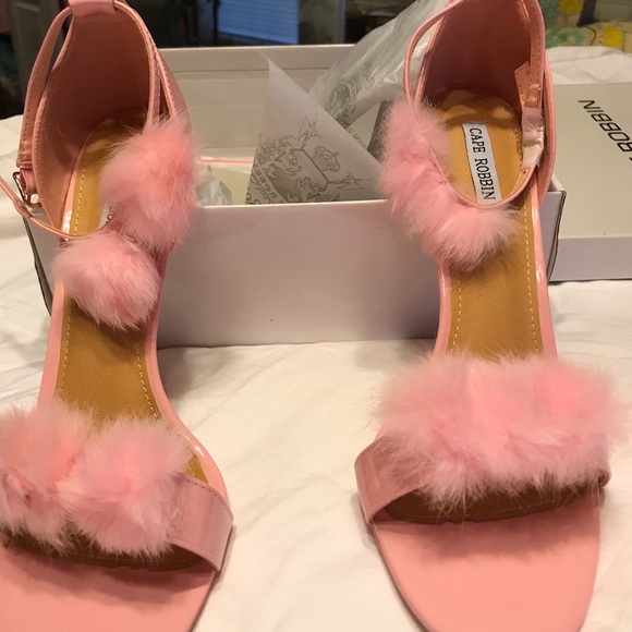 Pink heels with faux fur - Picture 4 of 4